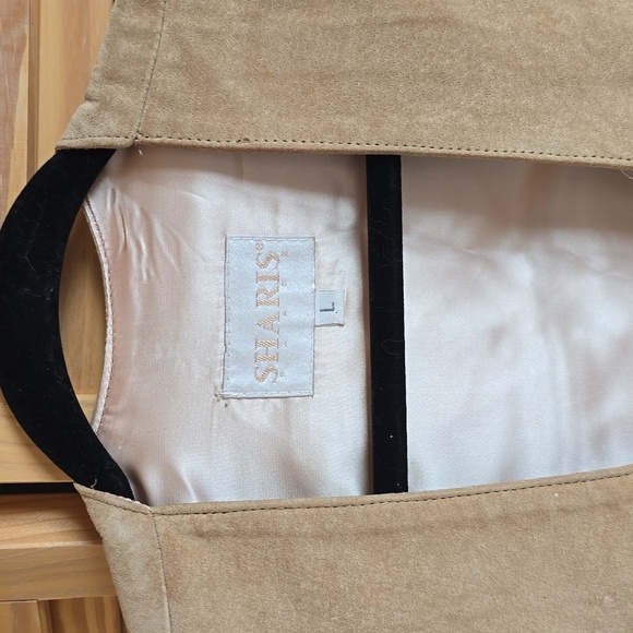 SHARIS PLACE Leather Vest - Picture 8 of 8